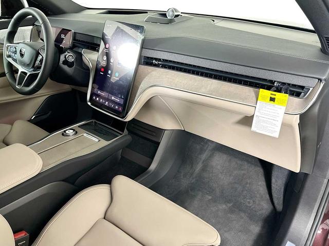 Photo of 2025 MULBERRY MET Volvo EX90