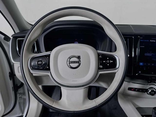Photo of 2025 Crystal White Metallic Volvo XC60 Plug-In Hybrid