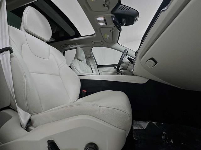 Photo of 2025 Crystal White Metallic Volvo XC60 Plug-In Hybrid