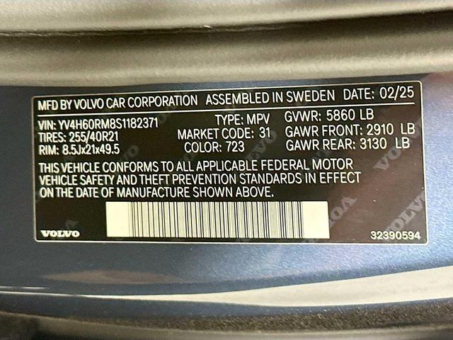Photo of 2025 DENIM BLU MET Volvo XC60 Plug-In Hybrid