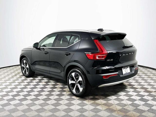Photo of 2025 Onyx Black Metallic Volvo XC40