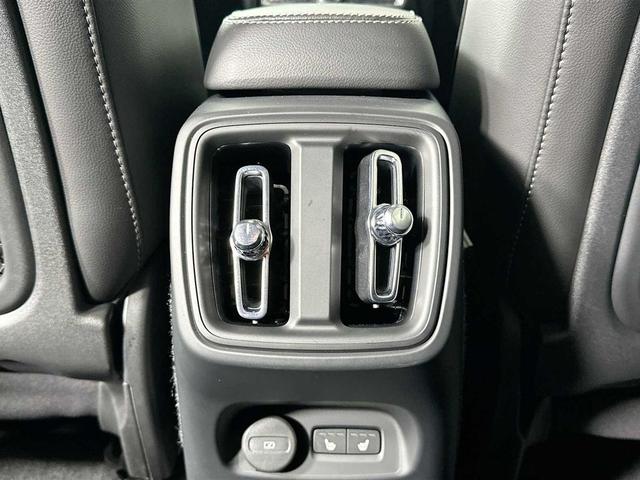 Photo of 2025 Onyx Black Metallic Volvo XC40