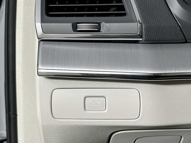 Photo of 2025 Vapour Grey Metallic Volvo XC90
