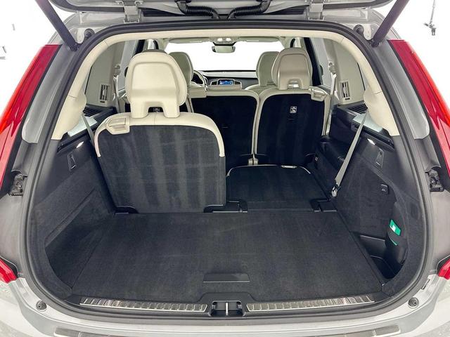 Photo of 2025 Vapour Grey Metallic Volvo XC90
