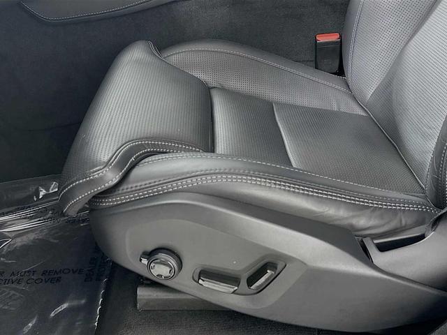 Photo of 2024 Onyx Black Metallic Volvo XC90 Recharge Plug-In Hybrid
