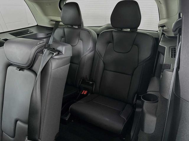 Photo of 2024 Onyx Black Metallic Volvo XC90 Recharge Plug-In Hybrid