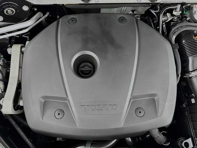 Photo of 2024 Onyx Black Metallic Volvo XC90 Recharge Plug-In Hybrid