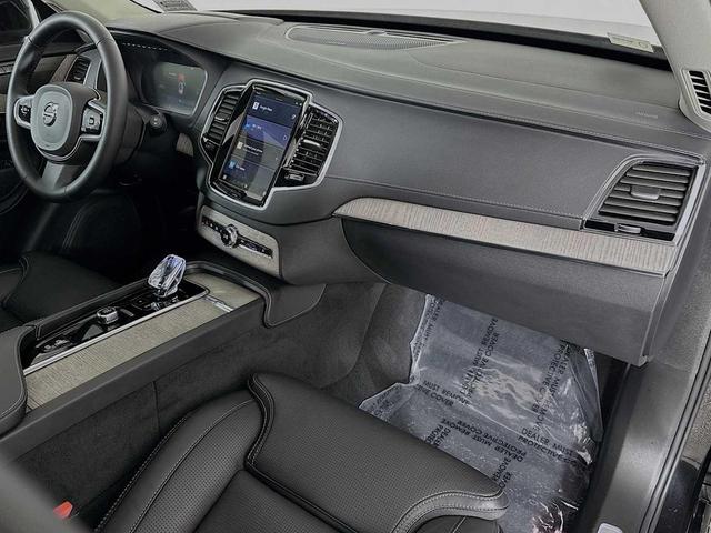 Photo of 2024 Onyx Black Metallic Volvo XC90 Recharge Plug-In Hybrid