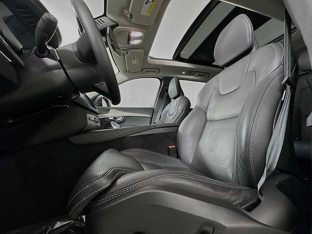 Photo of 2024 Onyx Black Metallic Volvo XC90 Recharge Plug-In Hybrid