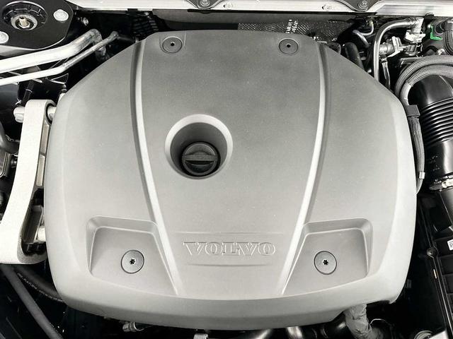 Photo of 2025 ONYX BLK MET Volvo XC90 Plug-In Hybrid