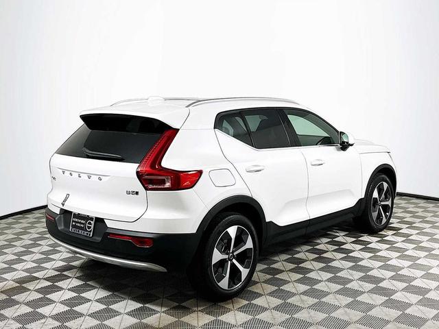 Photo of 2025 Crystal White Pearl Volvo XC40