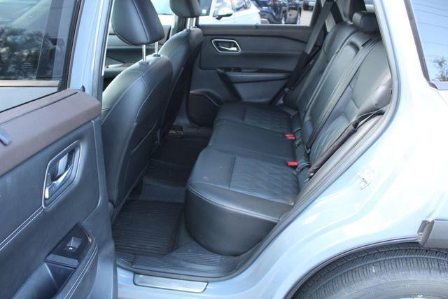Photo of 2022 Boulder Gray Nissan Rogue