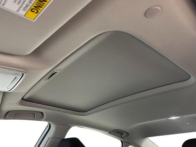 Photo of 2025 Platinum White Pearl Honda Accord