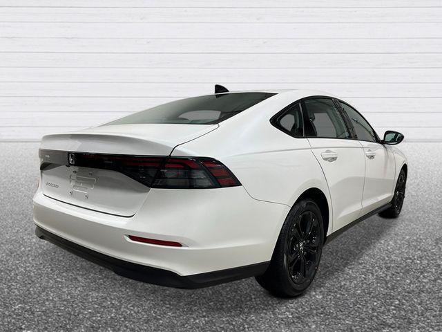 Photo of 2025 Platinum White Pearl Honda Accord