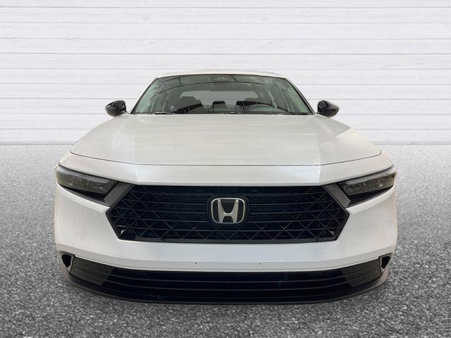 Photo of 2025 Platinum White Pearl Honda Accord