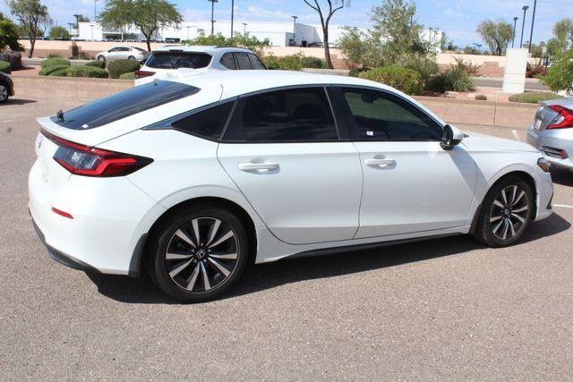 Photo of 2022 Platinum White Pearl Honda Civic