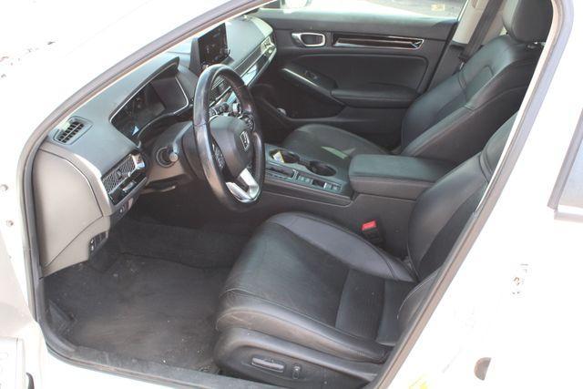 Photo of 2022 Platinum White Pearl Honda Civic