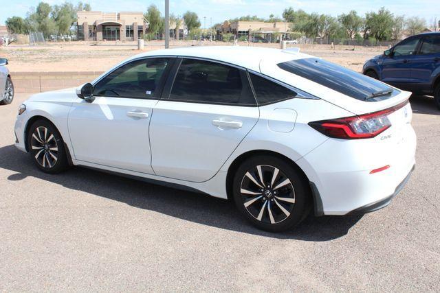 Photo of 2022 Platinum White Pearl Honda Civic
