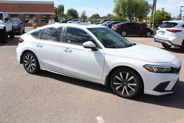 Photo of 2022 Platinum White Pearl Honda Civic
