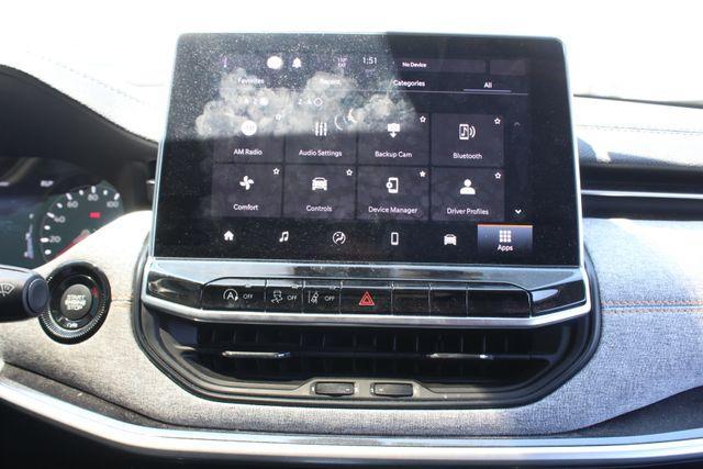Photo of 2022 Velvet Red Pearlcoat Jeep Compass