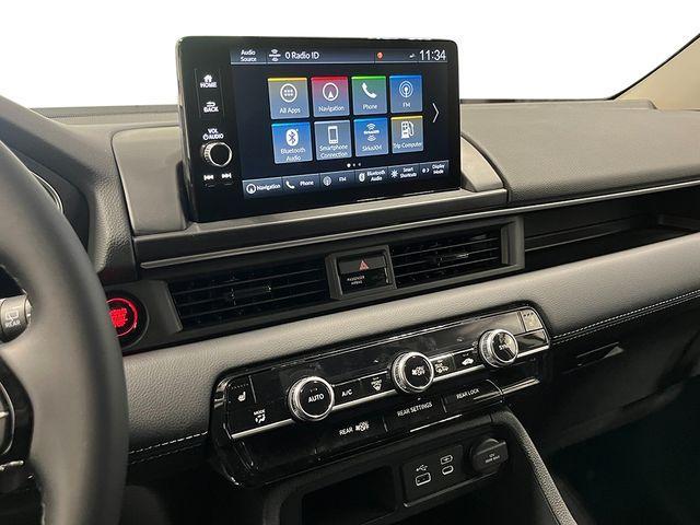 Photo of 2025 Platinum White Pearl Honda Pilot