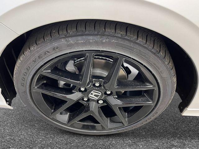 Photo of 2026 Platinum White Pearl Honda Civic