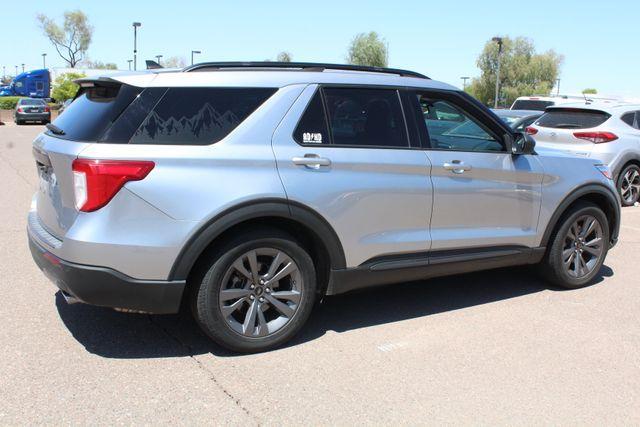 Photo of 2021 Iconic Silver Metallic Ford Explorer