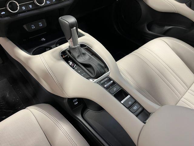 Photo of 2026 Platinum White Pearl Honda HR-V