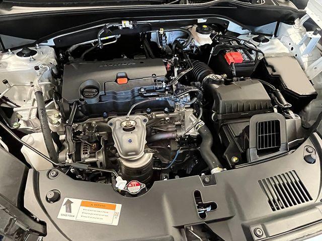Photo of 2026 Platinum White Pearl Honda HR-V