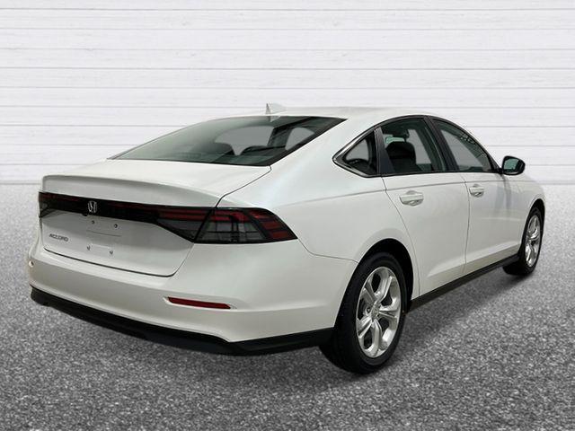 Photo of 2025 Platinum White Pearl Honda Accord