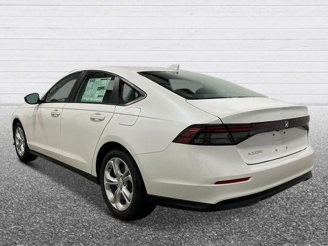 Photo of 2025 Platinum White Pearl Honda Accord