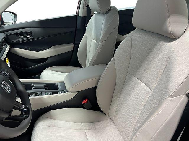 Photo of 2025 Platinum White Pearl Honda Accord