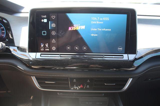 Photo of 2024 Deep Black Pearl Effect Volkswagen Atlas Cross Sport