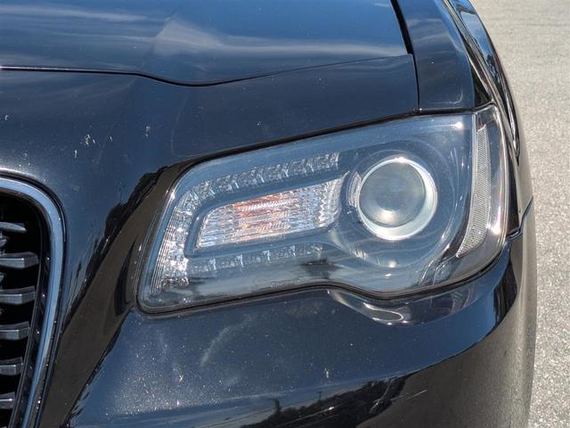 Photo of 2019 Gloss Black Chrysler 300