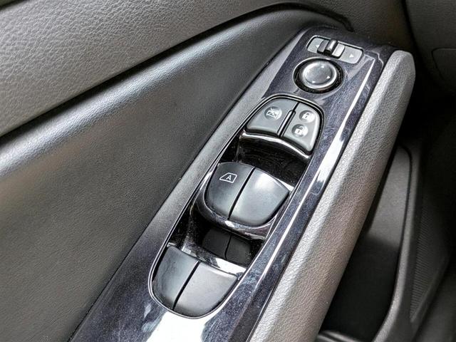 Photo of 2023 Garnet Pearl Nissan Altima