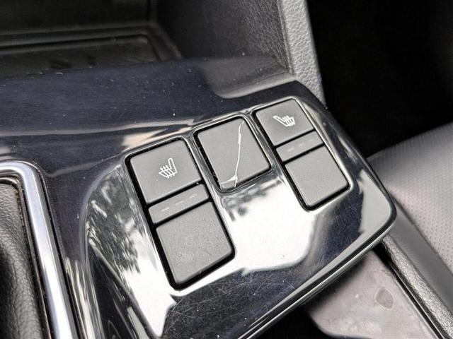 Photo of 2023 Glacial White Pearl Kia Sportage