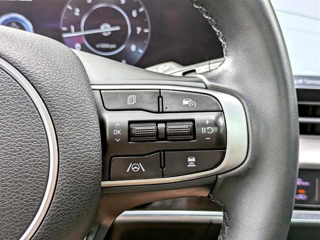 Photo of 2023 Glacial White Pearl Kia Sportage