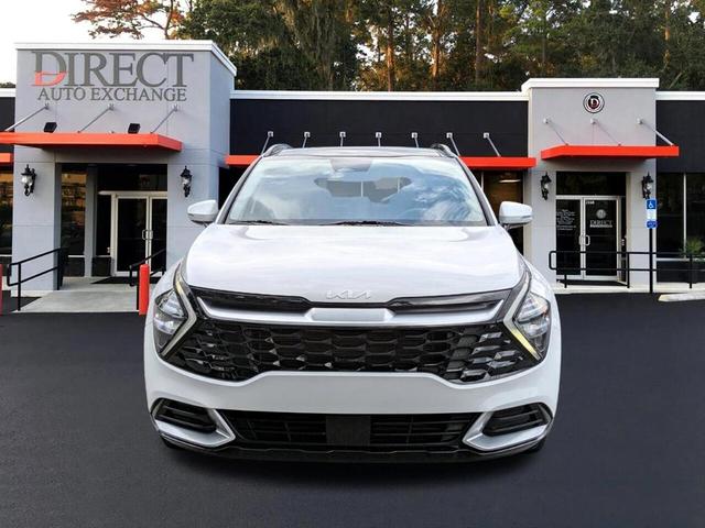 Photo of 2023 Glacial White Pearl Kia Sportage