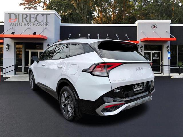 Photo of 2023 Glacial White Pearl Kia Sportage