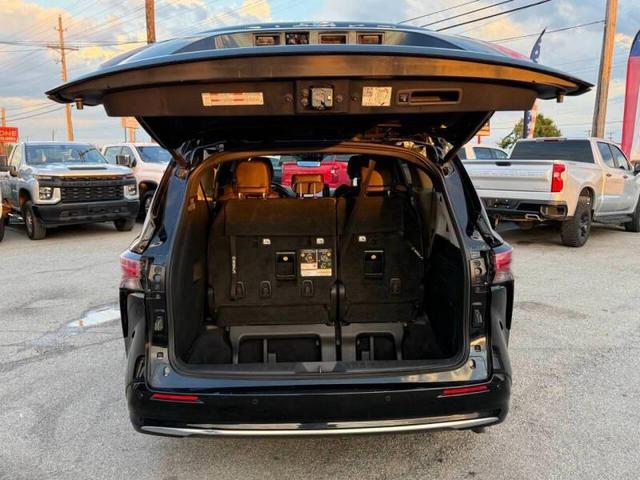 Photo of 2022 Midnight Black Metallic Toyota Sienna