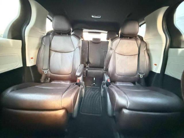 Photo of 2022 Midnight Black Metallic Toyota Sienna