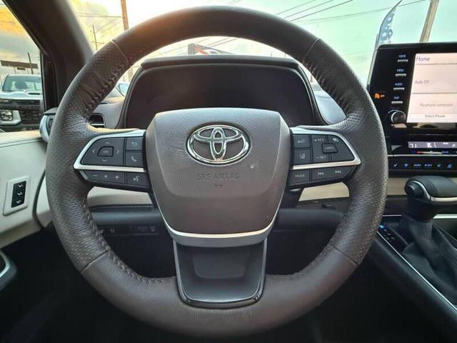 Photo of 2022 Midnight Black Metallic Toyota Sienna