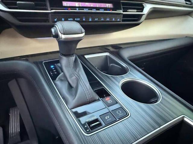 Photo of 2022 Midnight Black Metallic Toyota Sienna