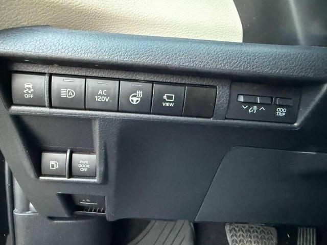 Photo of 2022 Midnight Black Metallic Toyota Sienna