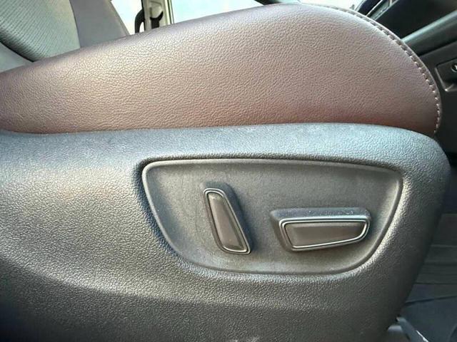 Photo of 2022 Midnight Black Metallic Toyota Sienna