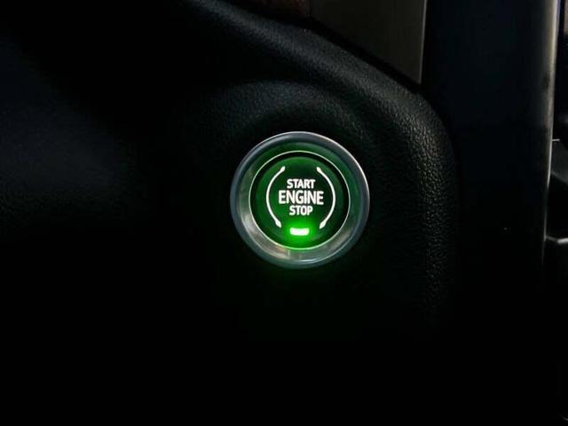Photo of 2021 Iridescent Pearl Tricoat Chevrolet Silverado 1500