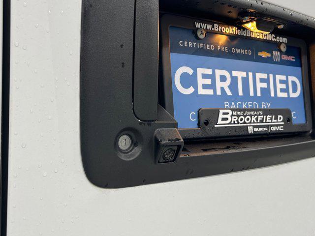 Photo of 2024 Summit White GMC Savana 2500