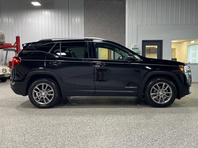 Photo of 2024 Ebony Twilight Metallic GMC Terrain
