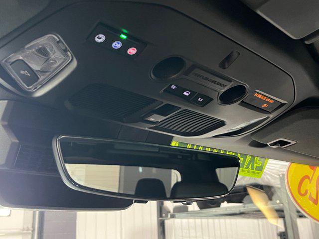 Photo of 2025 Void Black GMC HUMMER EV Pickup