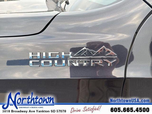Photo of 2022 Dark Ash Metallic Chevrolet Suburban